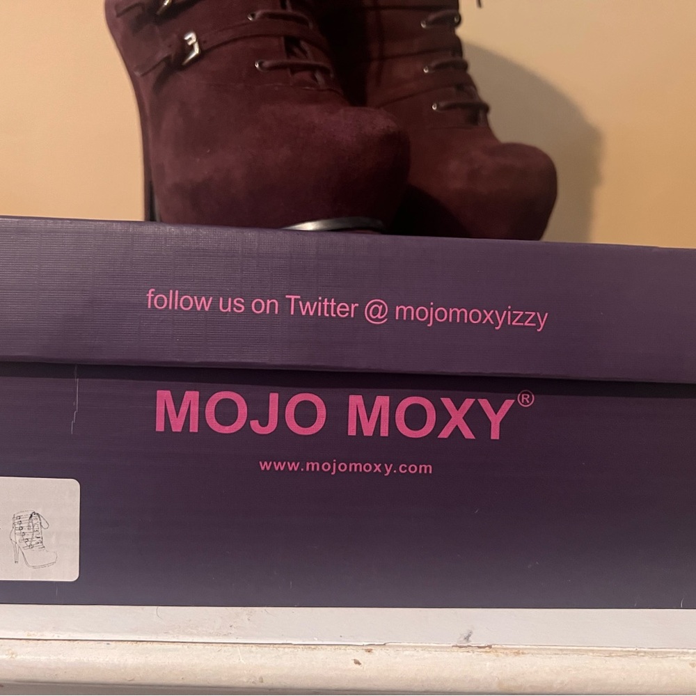MOJO MOXY Burgundy Suede Lace Up Heeled Boot 9